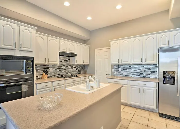 Holiday home Shop & Golf: Family W/ Pool Access