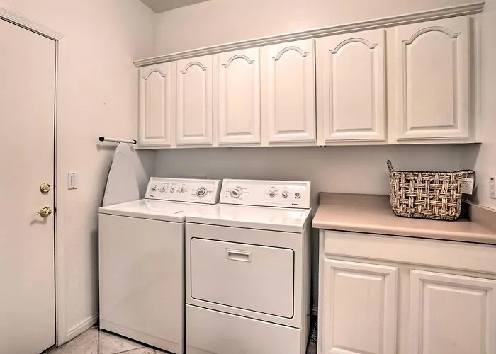 Shop & Golf: Family W/ Pool Access Holiday home Scottsdale