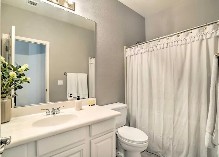 Shop & Golf: Family W/ Pool Access Holiday home Scottsdale