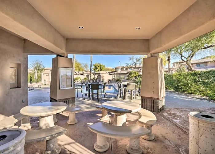 Shop & Golf: Family W/ Pool Access Holiday home *