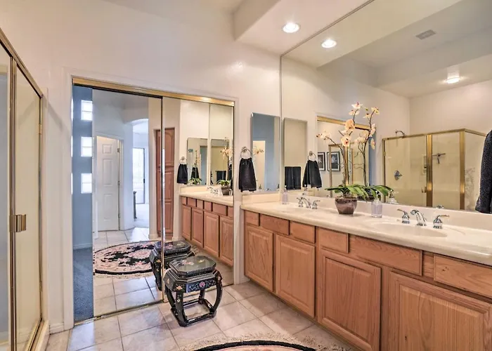 Shop & Golf: Family W/ Pool Access Scottsdale